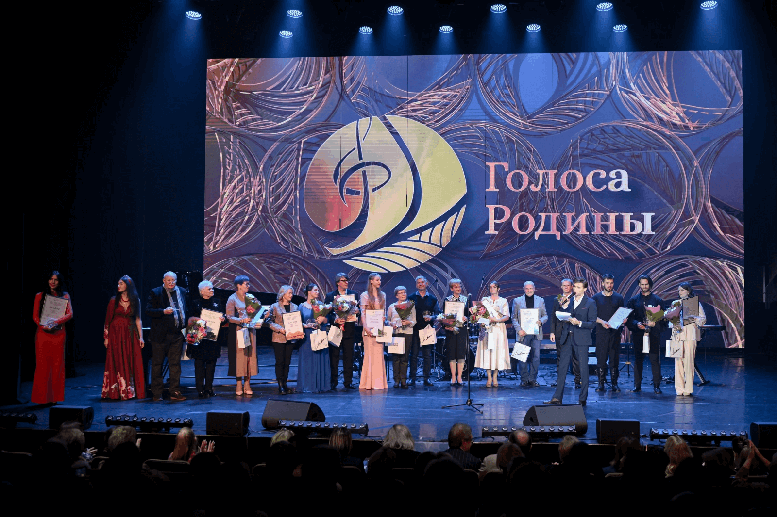 Песни участников музыкального конкурса «Голоса Родины» будут оценивать известные деятели культуры и искусства